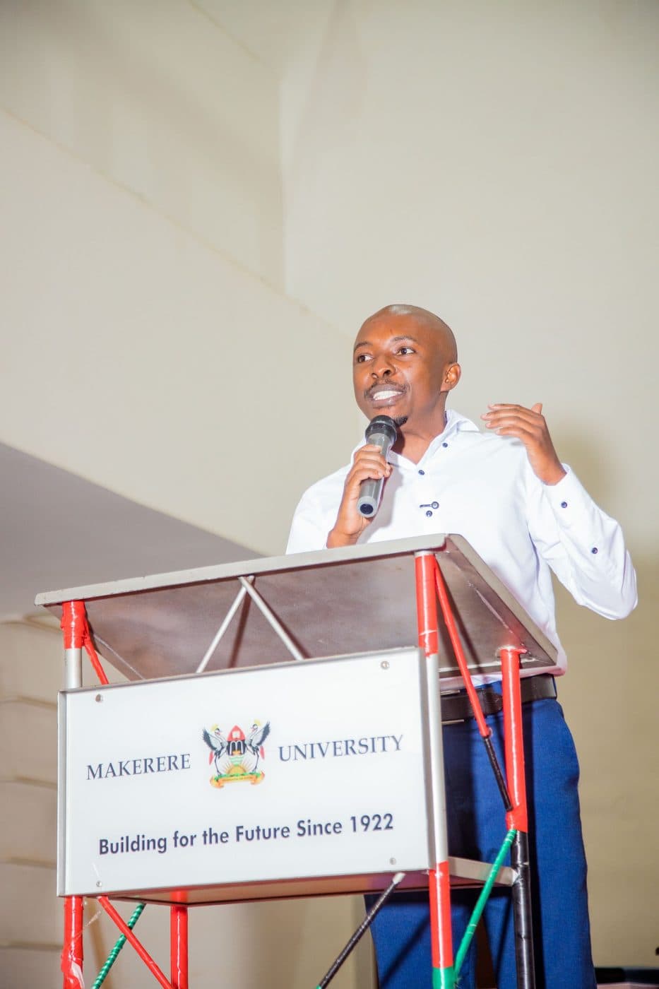 Hakiza Ronald. Makerere University. Talking to the next builders.